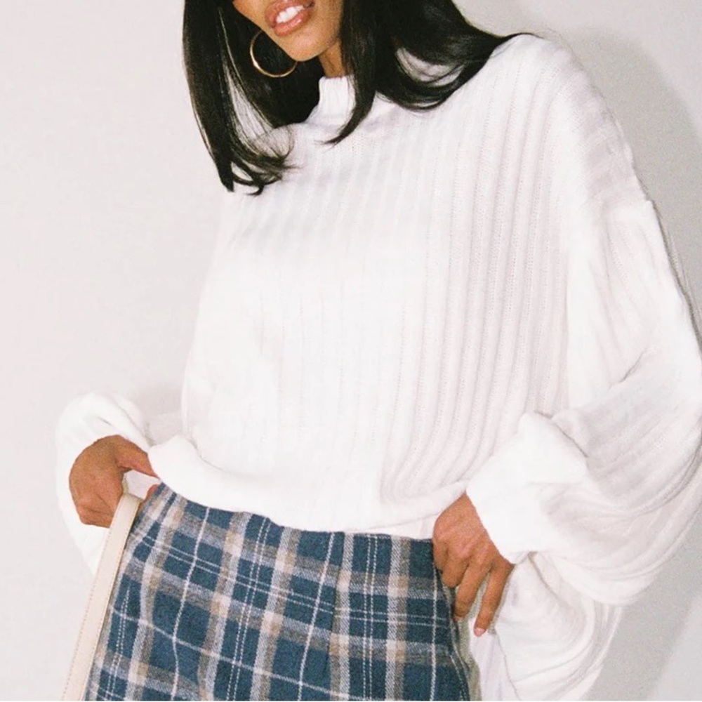Princess Polly Innerbloom Oversized Sweater in White- size S/M